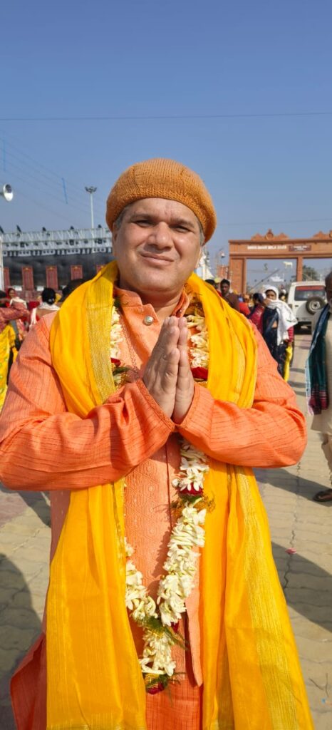 Giri Surya Swami welcoming spiritual seekers to Gangasagar and Kriya Yoga Wellness