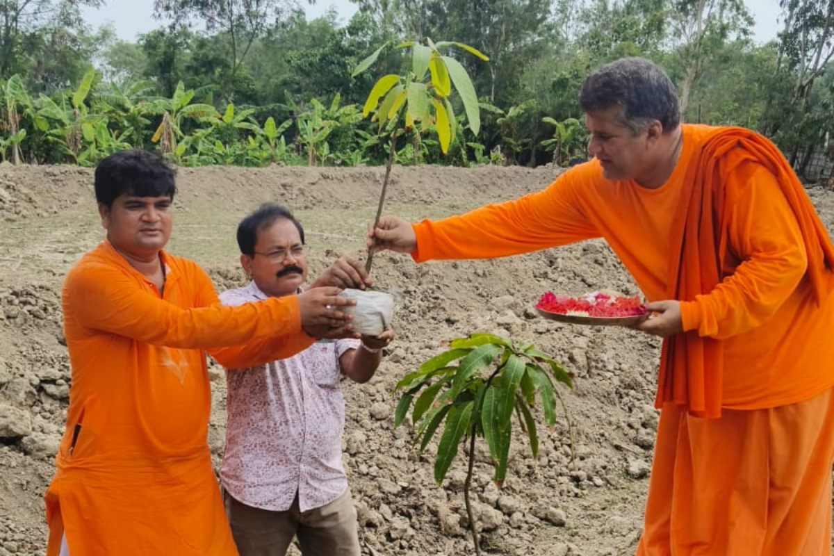 Tree plantation ceremony at Green Legacy Initiative in Gangasagar led by Kriya Yoga Wellness